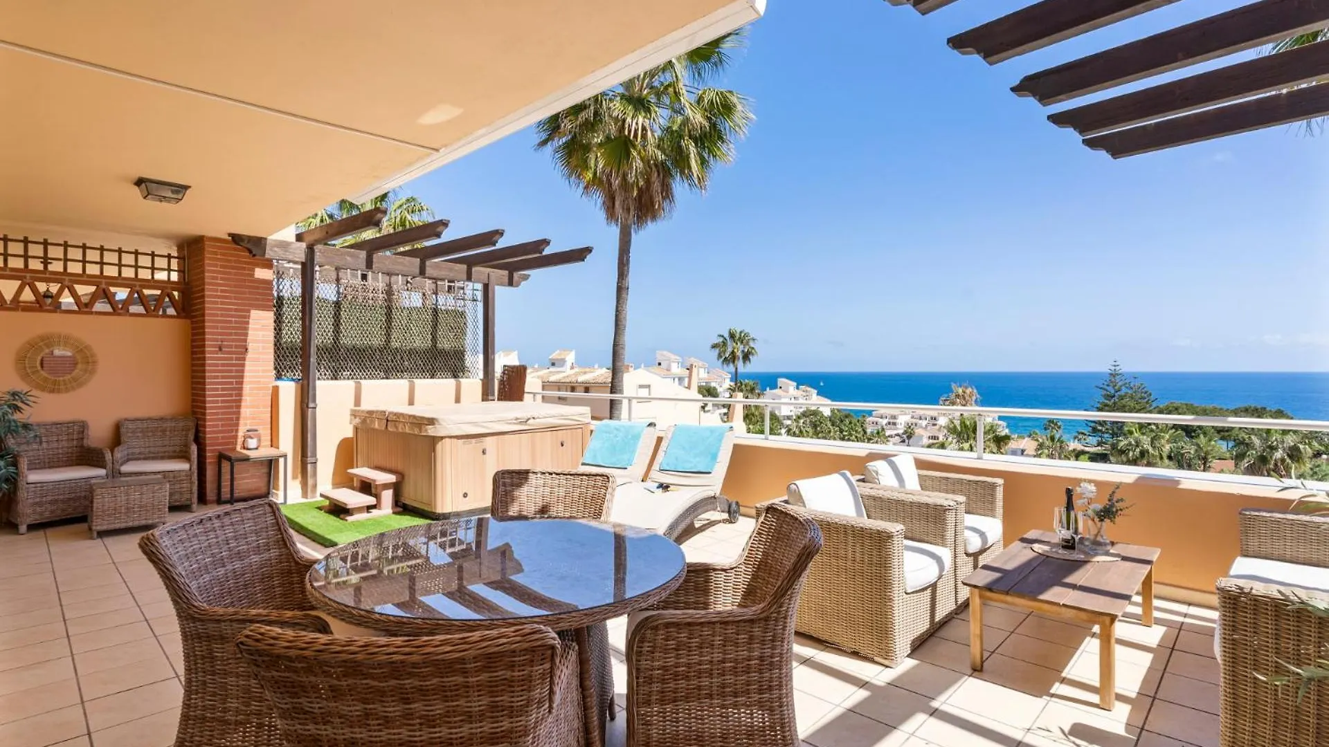 Malibu Jacuzzi Penthouse Panoramic Sea View By Costarentals - Ref 245 Fuengirola Apartment